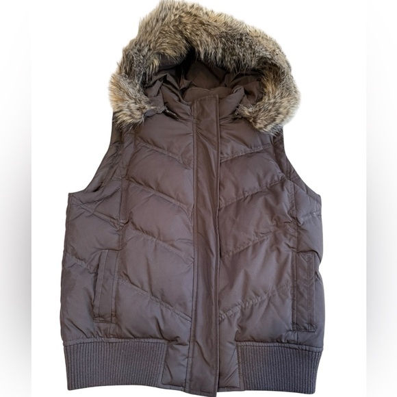 GAP Puffer Vest with Faux Fur Hood Brown Size M Down Fill Y2K Style - Picture 1 of 3